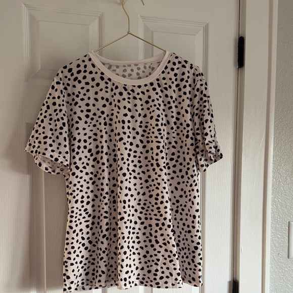 SHEIN Tops - SHEIN White & Black Dalmatian Spot Tee